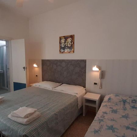 Hotel Luana Rimini Extérieur photo