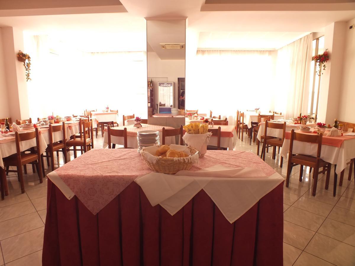 Hotel Luana Rimini Extérieur photo