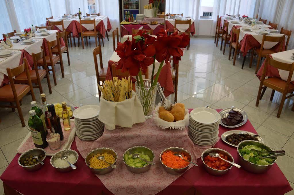 Hotel Luana Rimini Extérieur photo